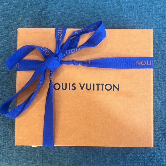 LV coin pouch - Picture 7 of 7